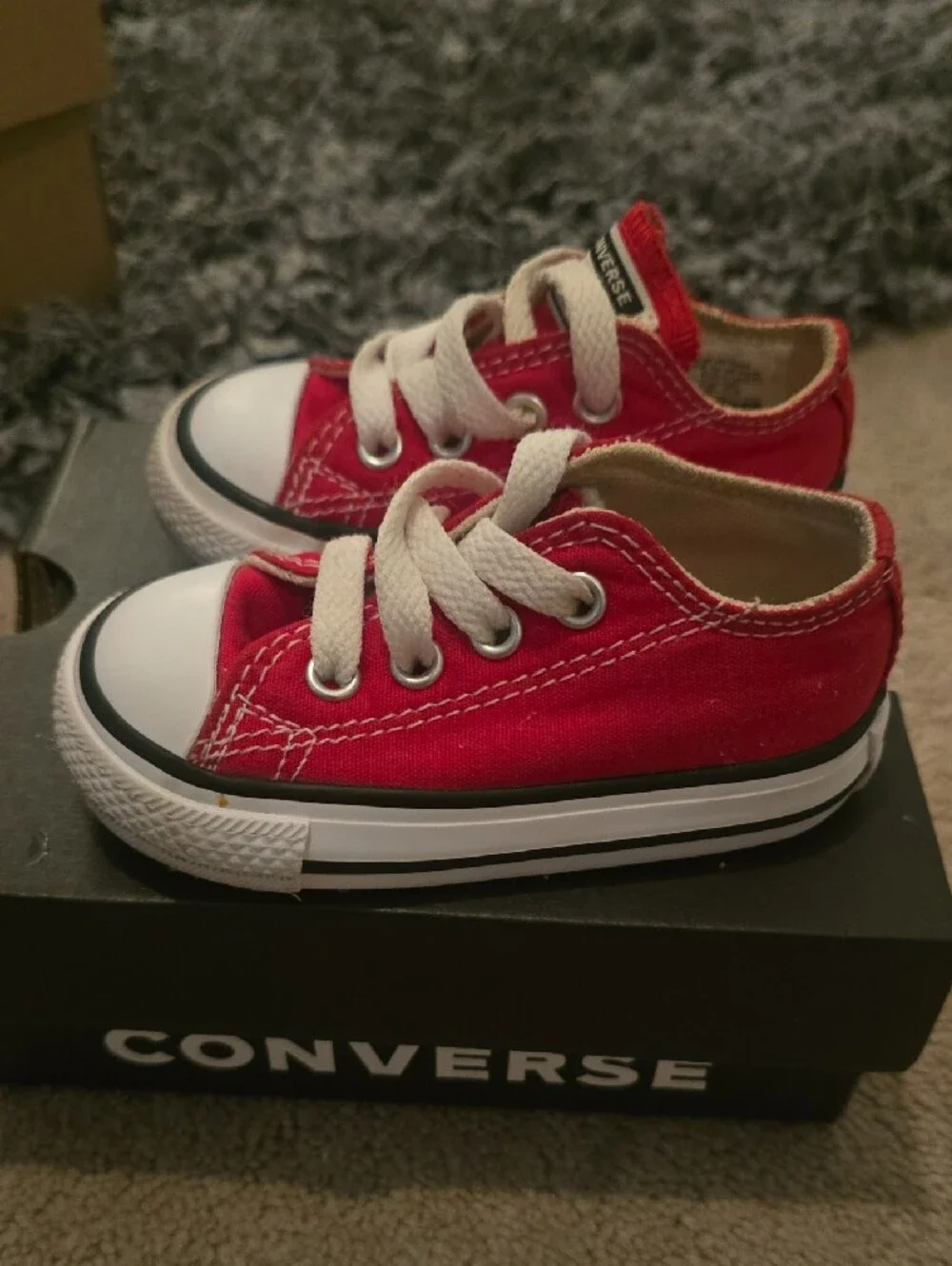 Converse Kids Red Canvas Low-Top Sneakers with White Laces [Size 4 Toddler]